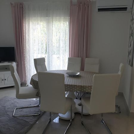 Banjol Apartments Mare מראה חיצוני תמונה
